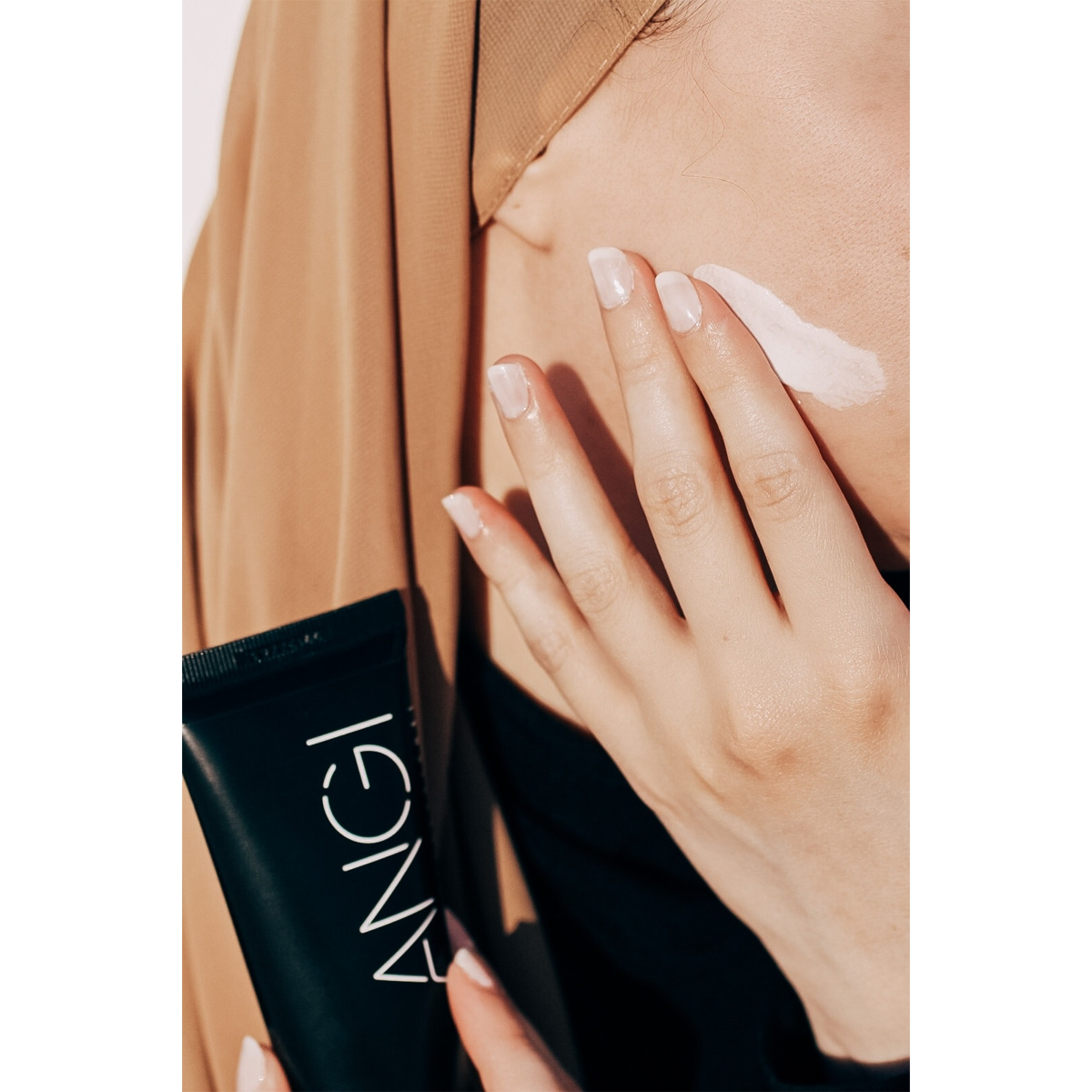 واقي الشمس من أنجي - ANGI SPF50 Moisturizer