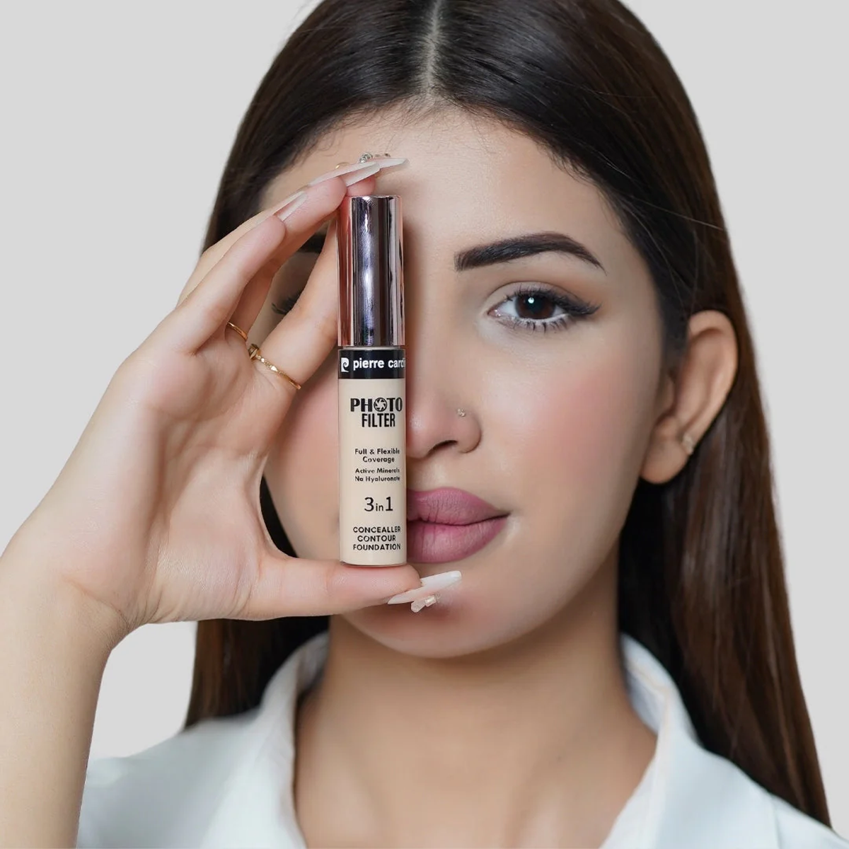 PIERRE CARDIN - Photo Filter Liquid Concealer 822-Medium كونسيلر - بيج طبيعي